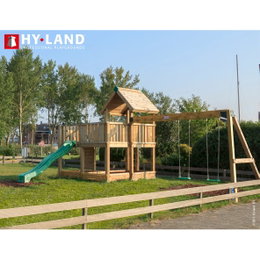 Hy-Land legeplads i træ med rutsjebane Hy-Land trælegeplads med tårn, rutsjebane og gynger