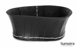 Sort Sumatra kurv i genbrugsgummi Oval sort kurv i genbrugsgummi fra Sumatra