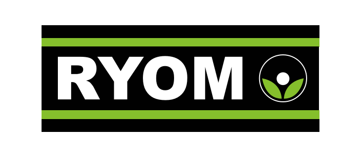 RYOM logo med grønt bladikon på sort baggrund RYOM logo på sort baggrund med grønne striber og cirkulært bladikon