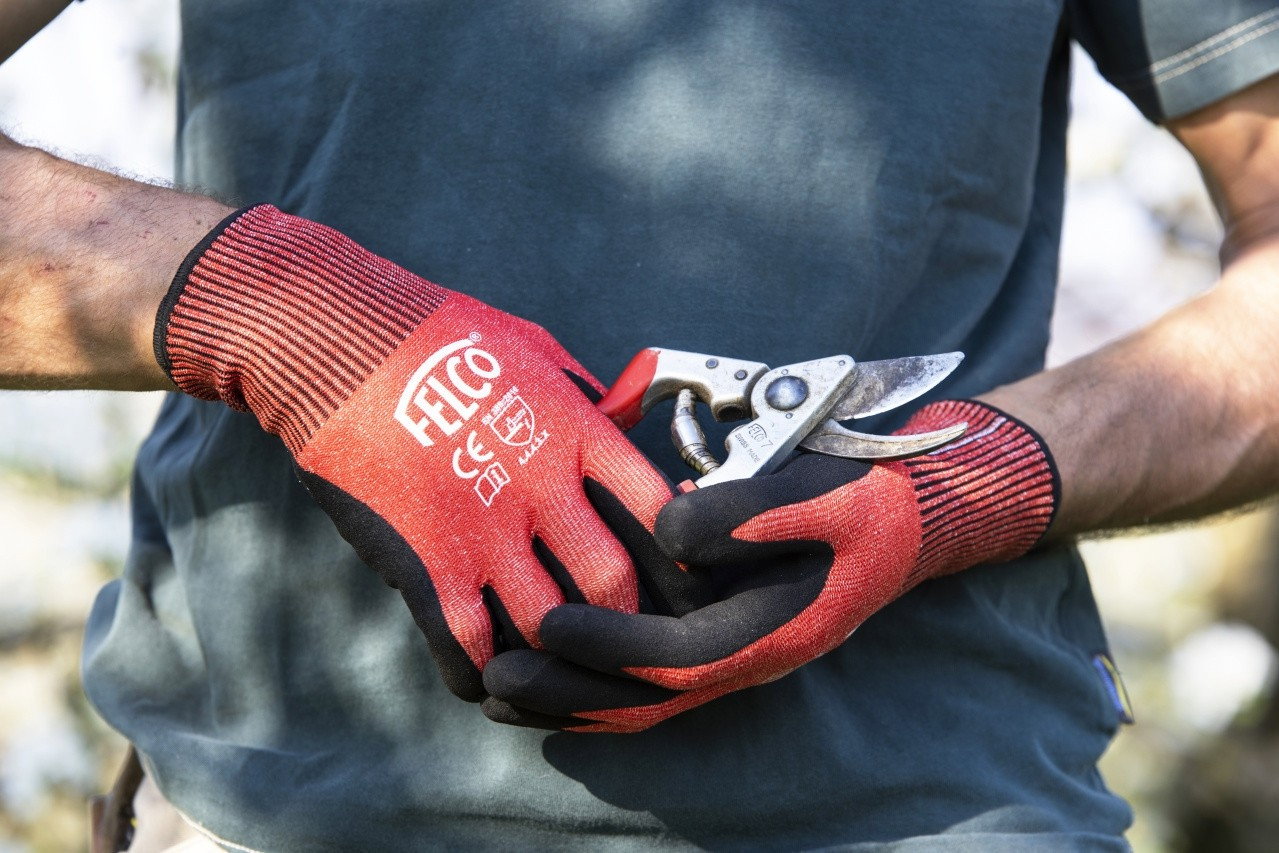 Røde FELCO havehandsker med beskæresaks