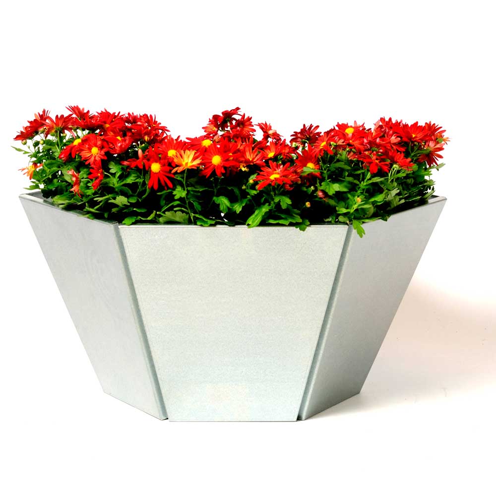 Sekskantet metalplantekasse med røde blomster Lav, sekskantet metalplantekasse med røde blomster