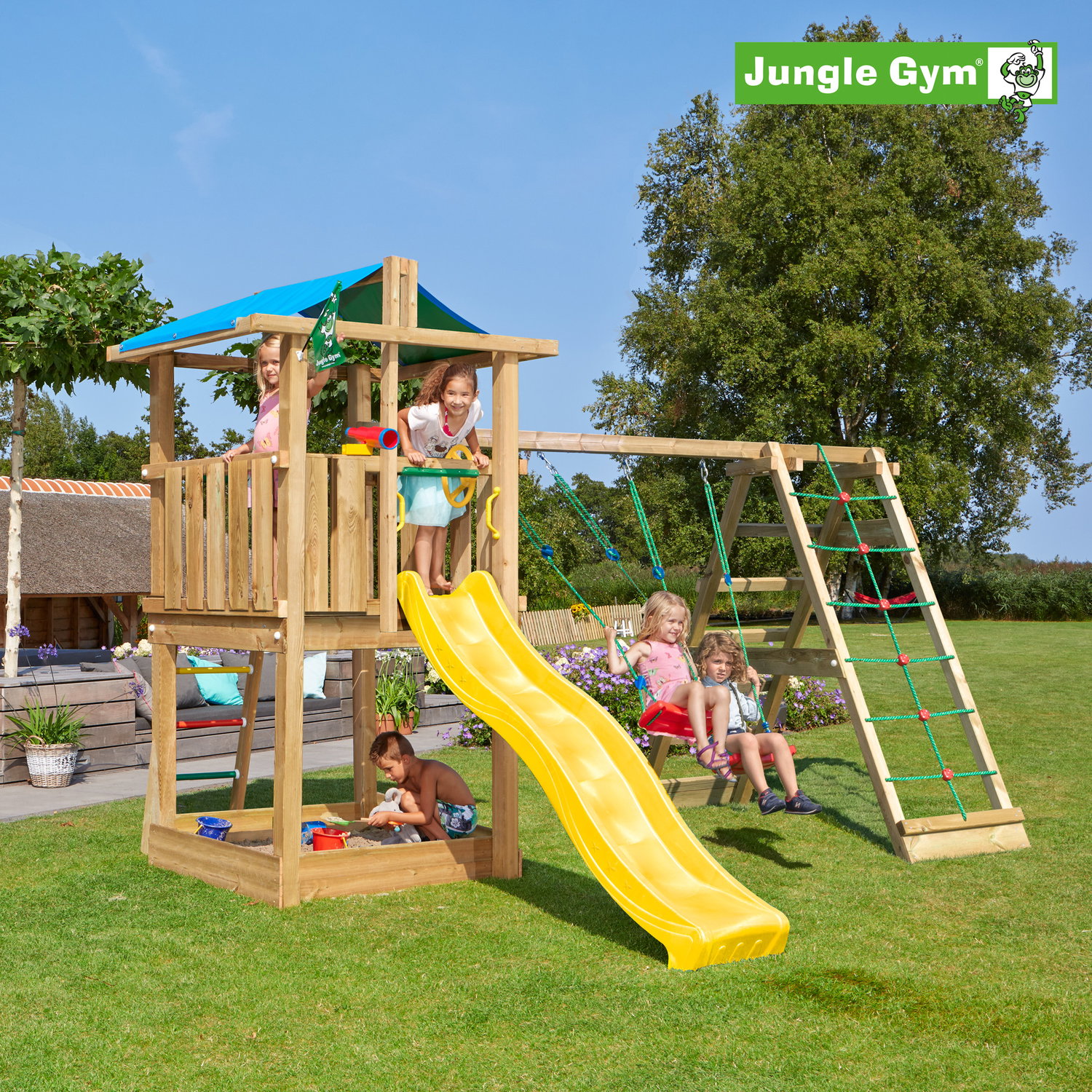 Jungle Gym legeplads med rutsjebane og gynger Børnelegeplads i træ med rutsjebane og gynger