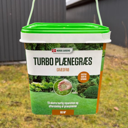 Turbo græsfrø fra Nordic Gardens - Turbo plænegræs 5 L til 60 m², ekstra hurtig fremspiring og eftersåning Billede af Nordic Gardens Turbo plænegræs græsfrø 5 L (60 m²) i spand – ekstra hurtig fremspiring, ideel til reparation og eftersåning af plæner, slidstærk og vinterfast