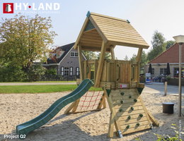 Hy-Land legeplads tårn med rutsjebane Træ legeplads med rutsjebane og klatrevæg fra Hy-Land