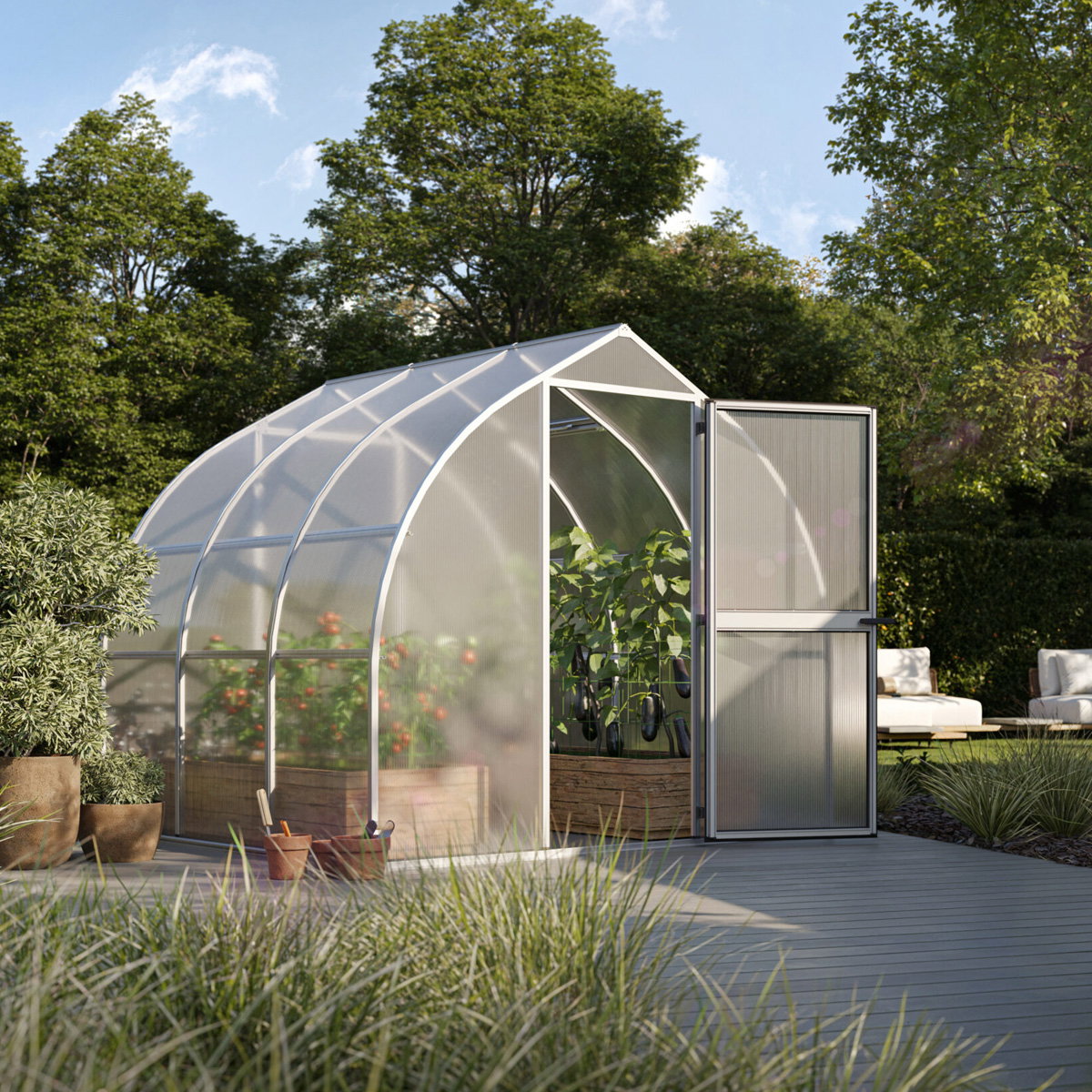 KGT Rhodo III drivhus i naturlig aluminium, kuppelformet 2,27 x 2,27 m (5,15 m²) med opretstående ramme og polykarbonatpaneler, åben dør og plantekasser indeni for beskyttet dyrkning