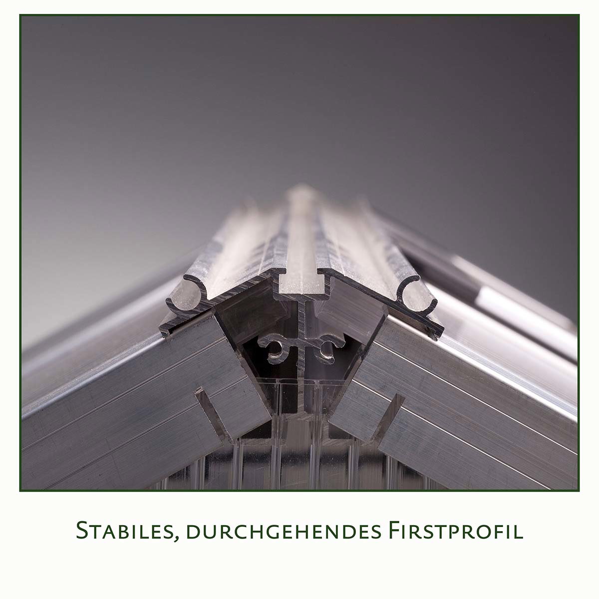 Nærbillede af stabilt, gennemgående kipprofil i aluminium