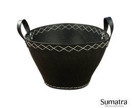 Sort Sumatra opbevaringskurv med håndtag Sort Sumatra kurv i gummi med hvide syninger