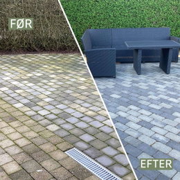 Før og efter rensning af flisebelagt terrasse Sammenligning af beskidt og renset flisebelagt terrasse