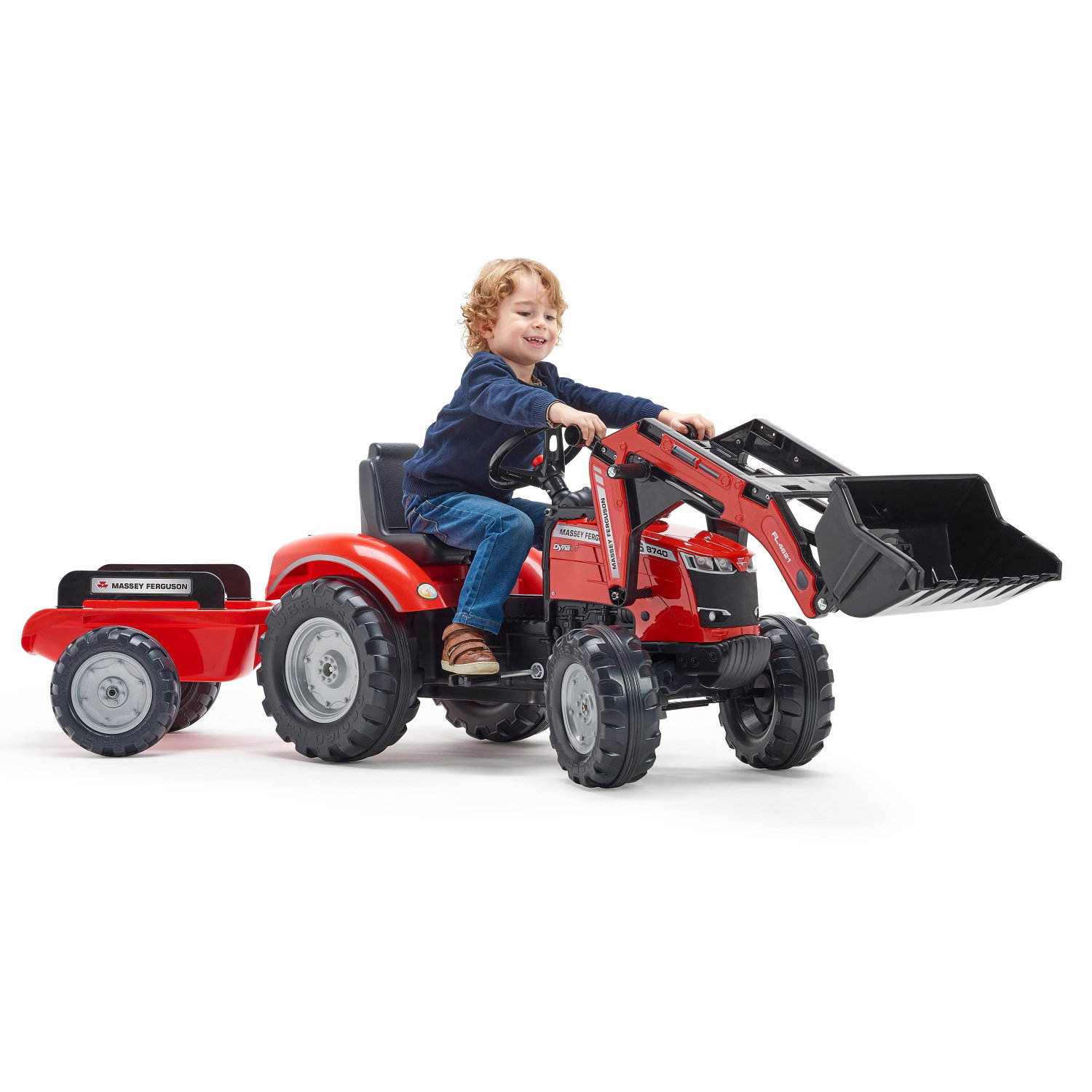Rød pedaltraktor med frontlæsser og trailer til børn Dreng kører rød pedaltraktor med frontlæsser og trailer