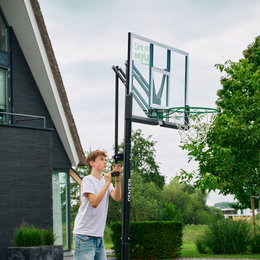 Justerbar basketballkurv til haven Teenager justerer højde på udendørs basketballkurv