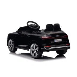 Sort Audi SQ8 elbil til børn fra Nordic Play (2 x 10,8V) set bagfra med rat, to sæder og realistiske lygter. Officiel licens, fjernbetjening, motorlyde og MP3, egnet til børn 3–8 år.