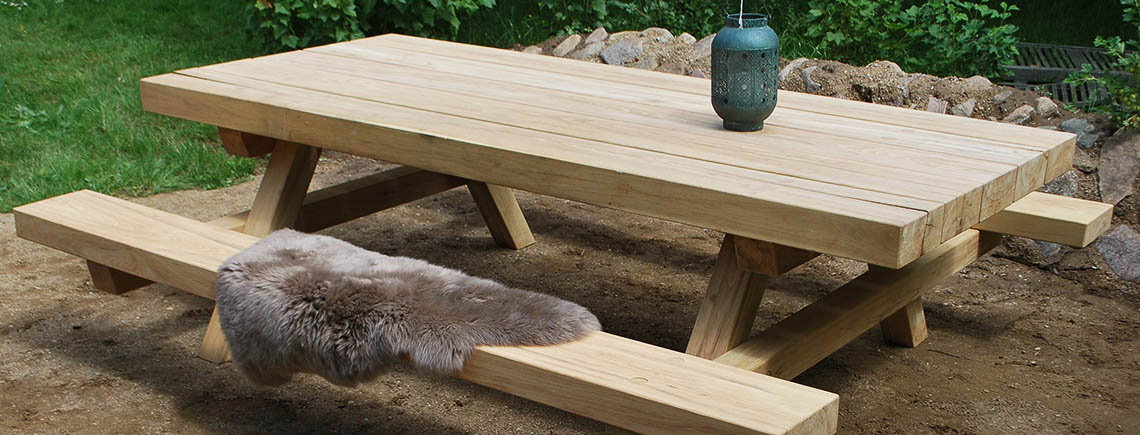 Massivt træ picnicbord til haven Udendørs picnicbord i massivt træ med bænk