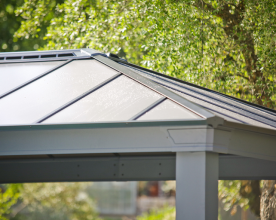 Moderne pavillon med metaltag til haven Stabil havepavillon med holdbart metaltag