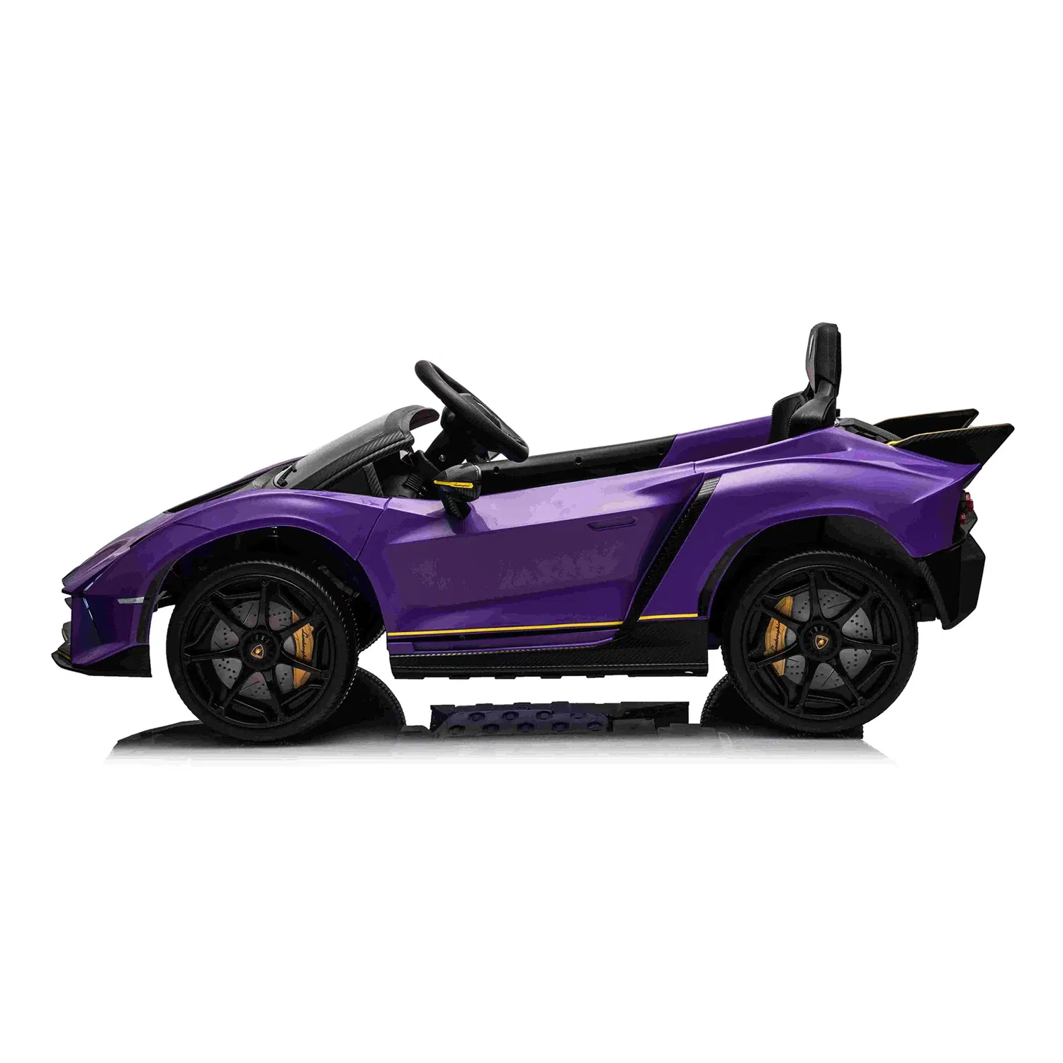 Køb Lamborghini Autentica elbil til børn – lilla 3-8 år | Nordic Play Lilla Lamborghini Autentica elbil fra NORDIC PLAY med 4 x 10,8V motorer, EVA-hjul, realistiske forlygter, Bluetooth, FM-radio og fjernbetjening – licenseret børne-elbil til 3-8 år
